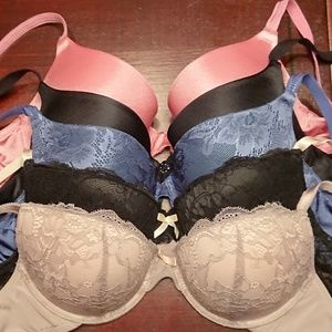 Bundle of 5 Maidenform/Marilyn Monroe Bras 34D